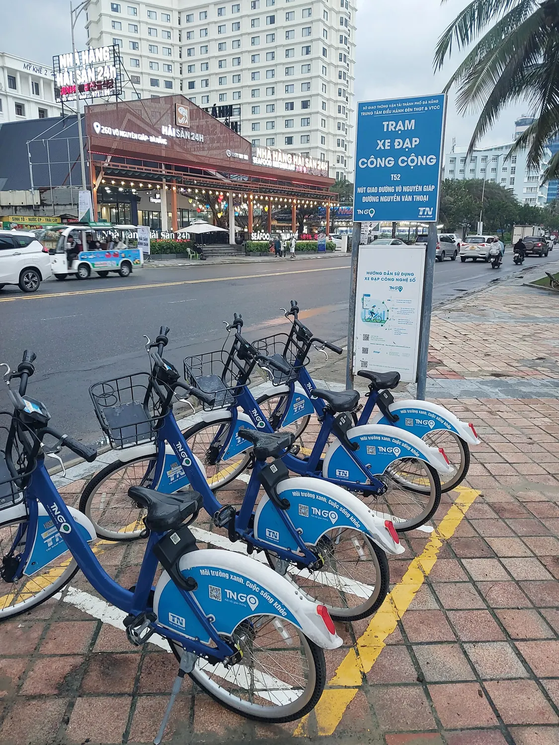Real TNGo bikes at a Da Nang station in December 2024